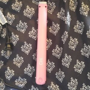 CHI  pink mini travel flat iron
